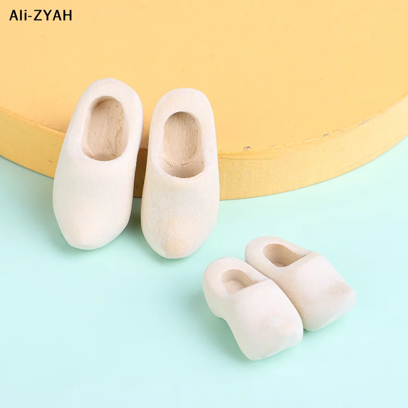 【Z】1Pair 1/12 Dollhouse Miniature Wooden Shoes Simulation Scene Collocation Model DIY Accessories