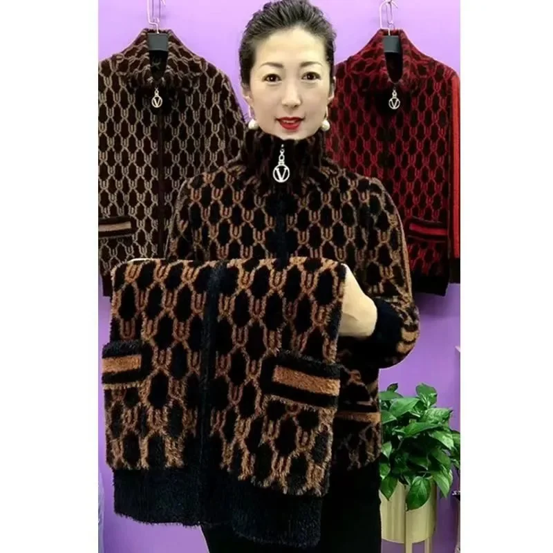 

Autumn Winter New Middle-aged Elderly Mothers' Clothing Imitation Mink Velvet Knitted Top Women's Plaid lapel Zipper Jacket Femm