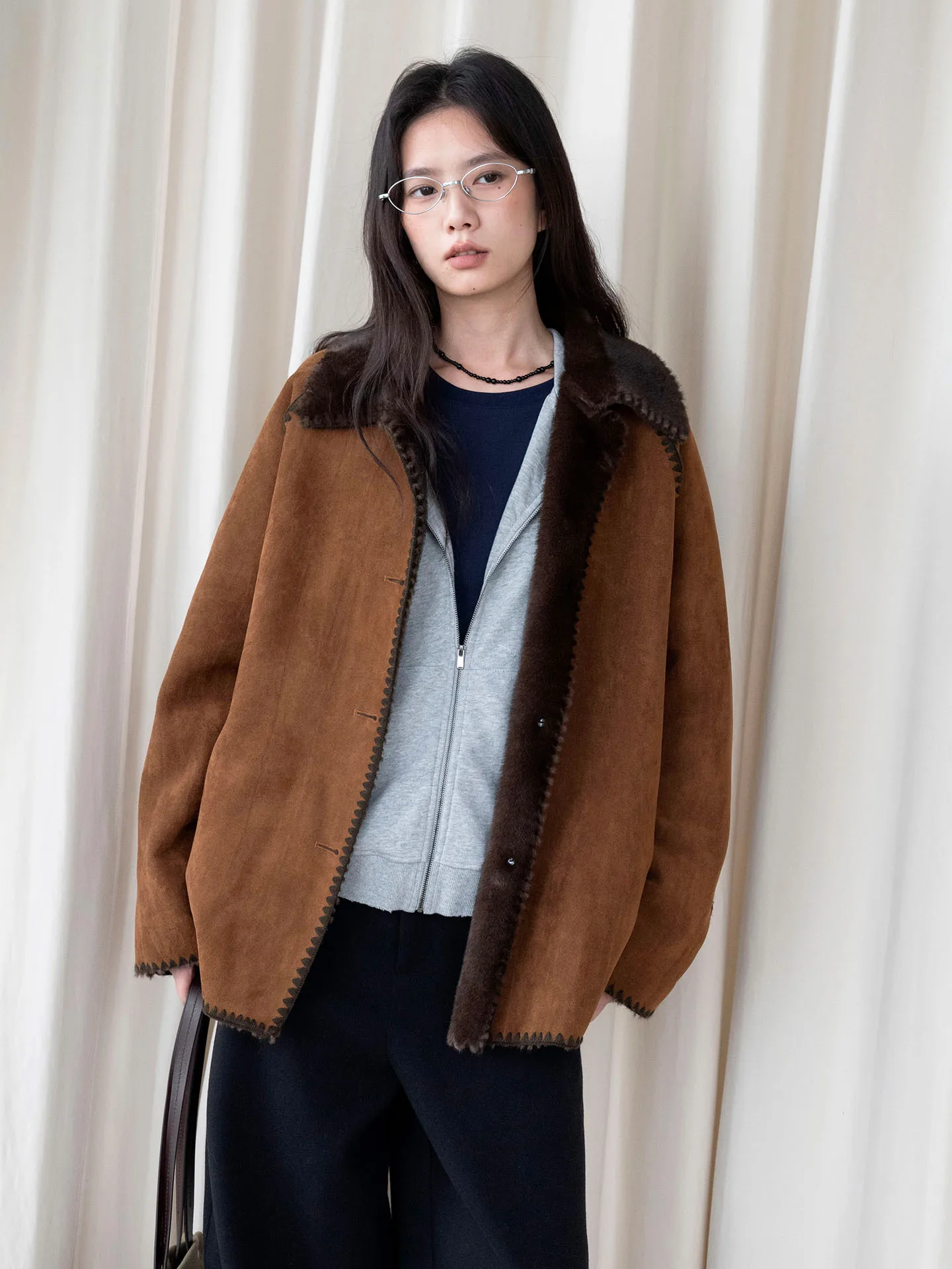 Winter New Japanese Fashionable Big Collar Velvet Embroidered Edge Fur Integrated Loose Warm Coat for Women - view 4