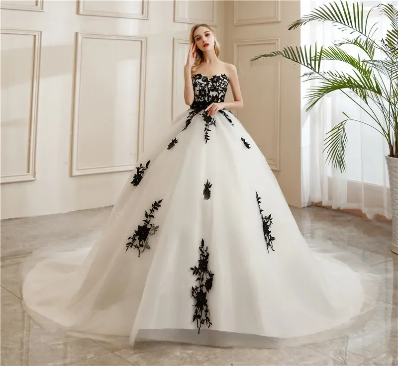 

Customized 2026 Vintage Wedding Dress Long Appliques Bow Sashes Vestidos De Novia Plus Size Sweetheart Strapless Bridal Dress