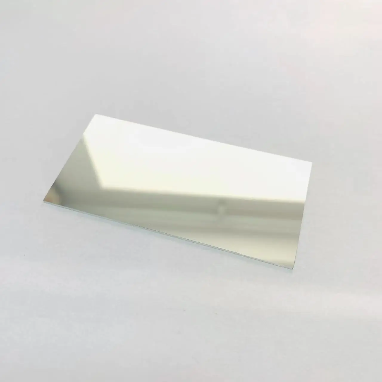 

Size 80x40x1mm Rectangle Shape 405nm Narrow Bandpass Filter Glass