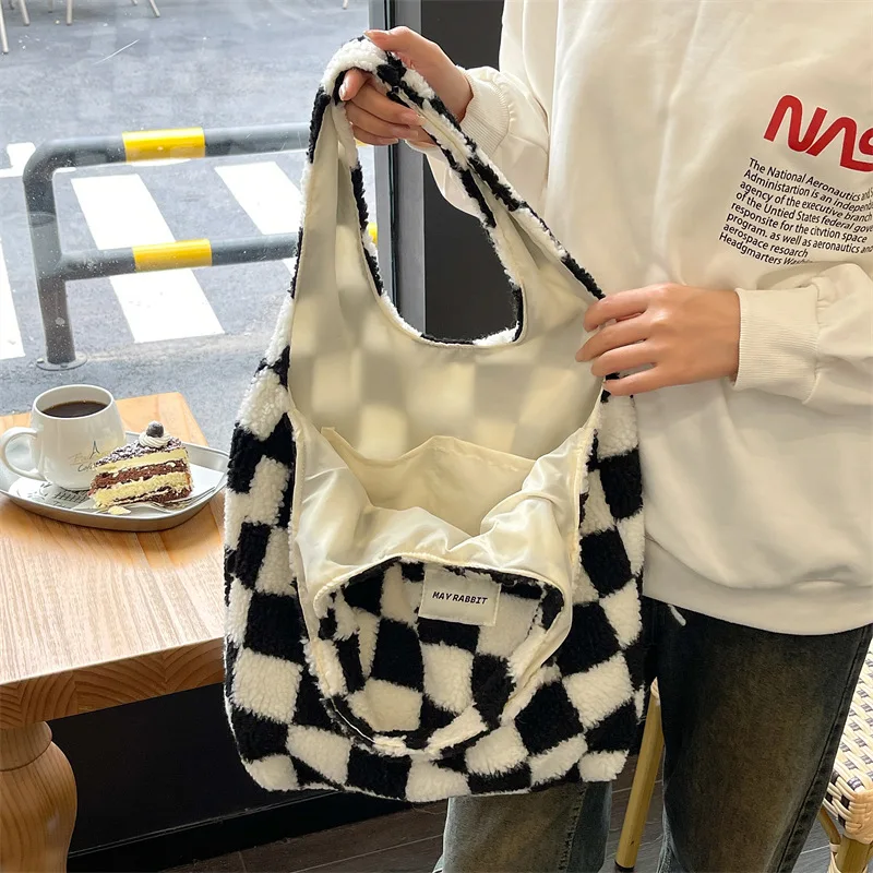 New Fashion Retro Colorful Checkerboard Plush Tote Bag for Women Large Capacity Shoulder Bag Handbag Portable Shopping Bag