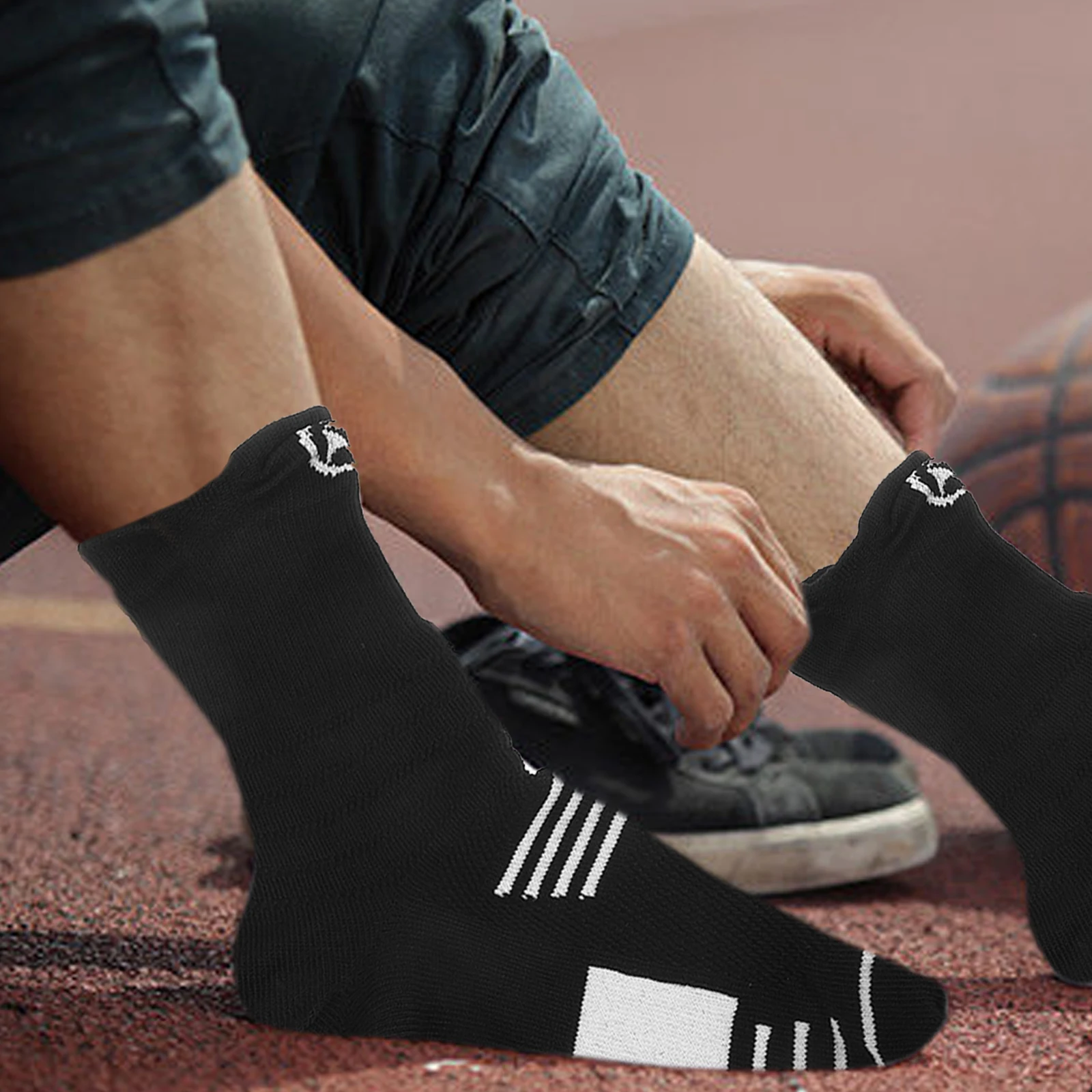 

2pcs Sports Socks Men Women Basketball Short Crew Thermal Running Mid Calf Black Compression Moisture Wicking Socks Plantar
