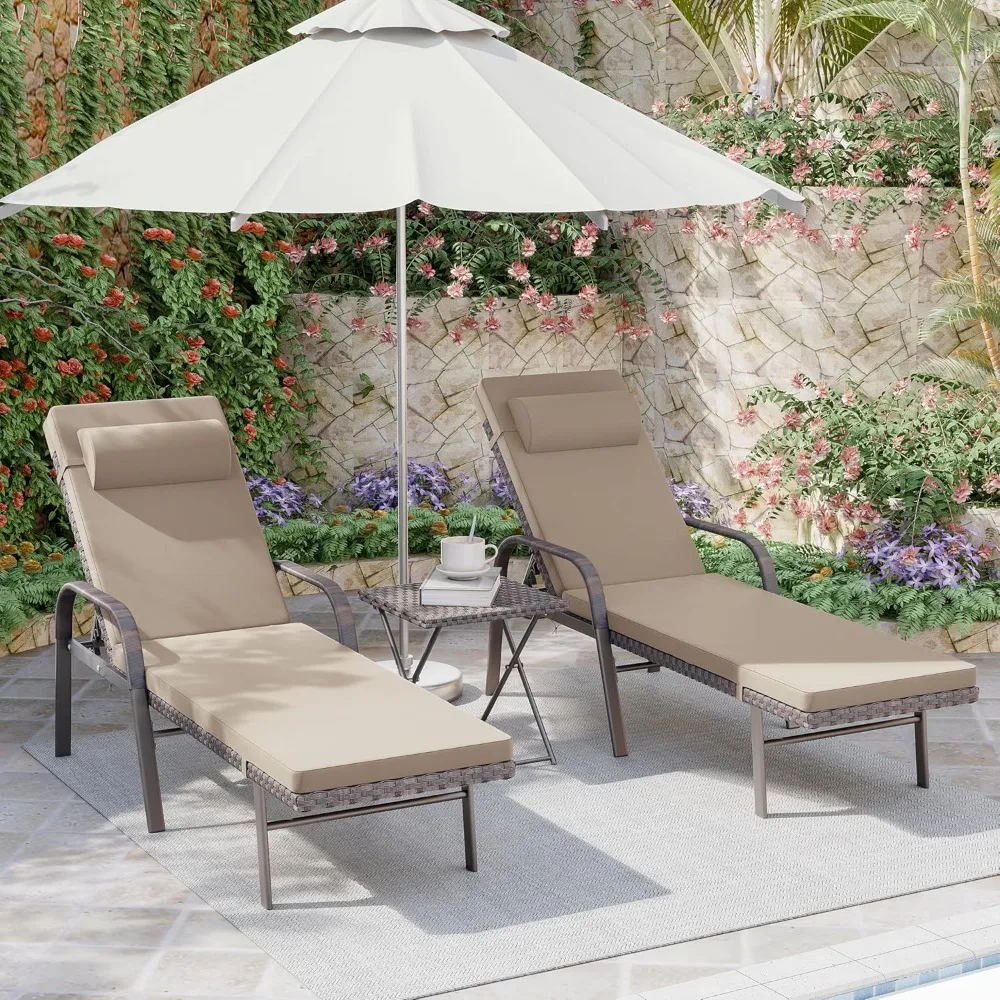 

3 Pieces Patio Chaise Lounge Set Outdoor PE Rattan Armrest Lounge Chair Adjustable Backrest Reclining Chair with Folding Table a
