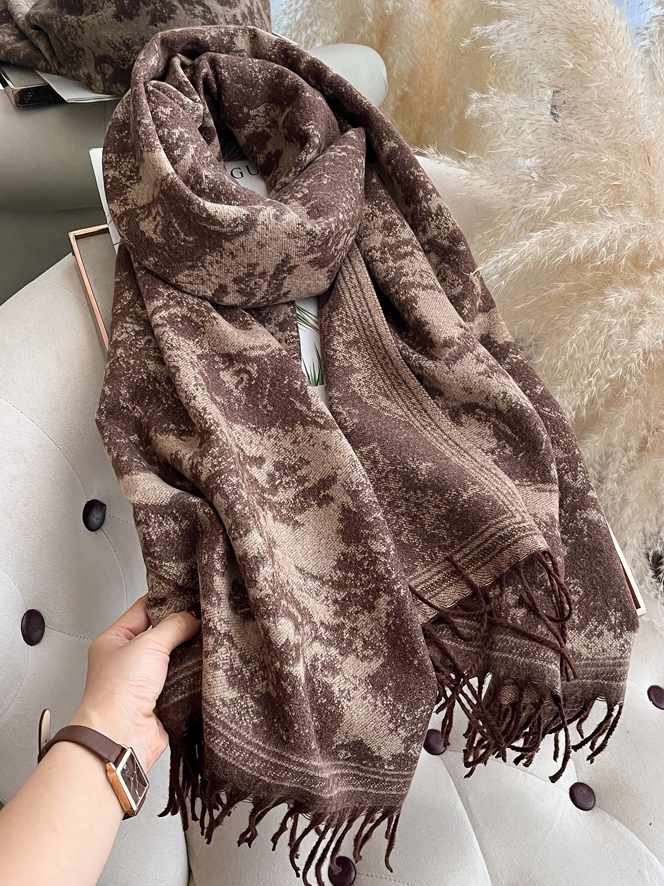 Soft Thick Reversible Imitation Cashmere Shawl, Vintage Distressed Print Fringe Wrap Scarf for Women Gift