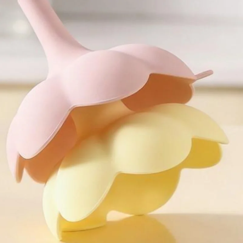 1Pcs Flower Shape Liquid Funnels Cherry Blossom Style Funnels Home Olive Oil Condiments Liquid Powder Dispenser Kitchen