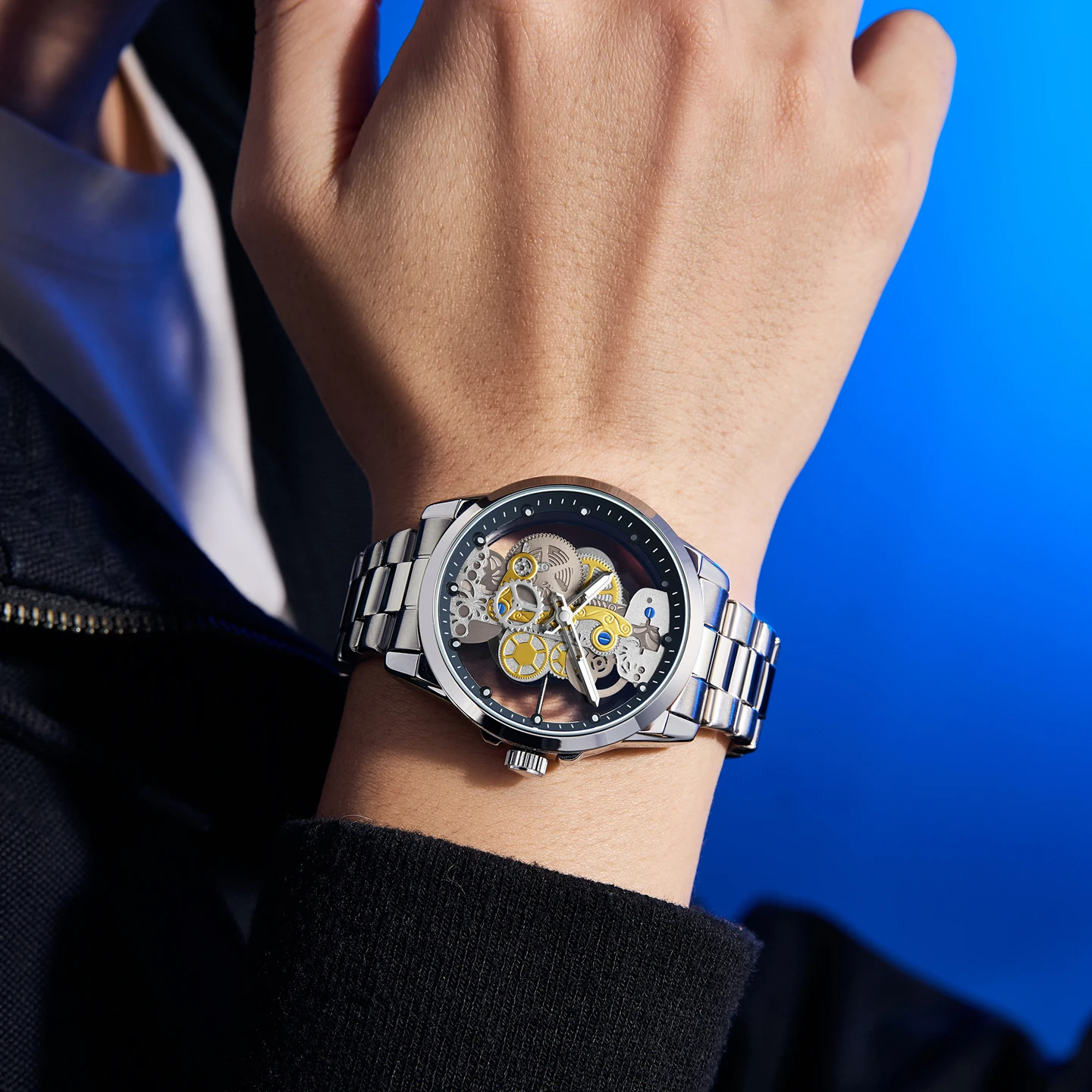 New hot-selling men's watch, luminous transparent quartz watch, fashionable business hollow luminous watch.