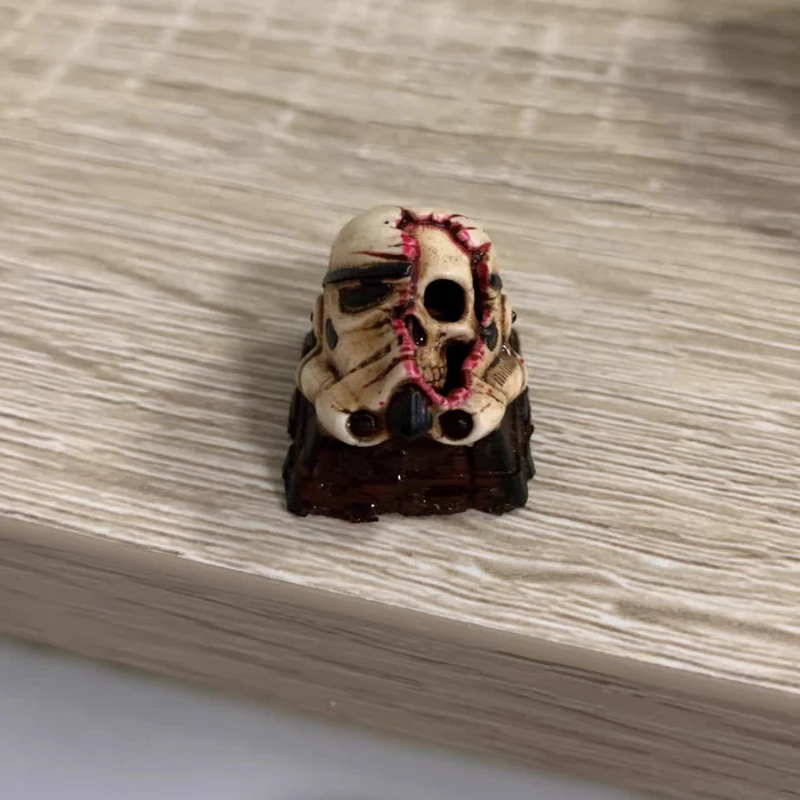 ECHOME Battle-damaged Skull Keycap Resin Artisan Anime Keyboard Cap Custom Cartoon KeyCap for Mechanical Keyboard Accessories