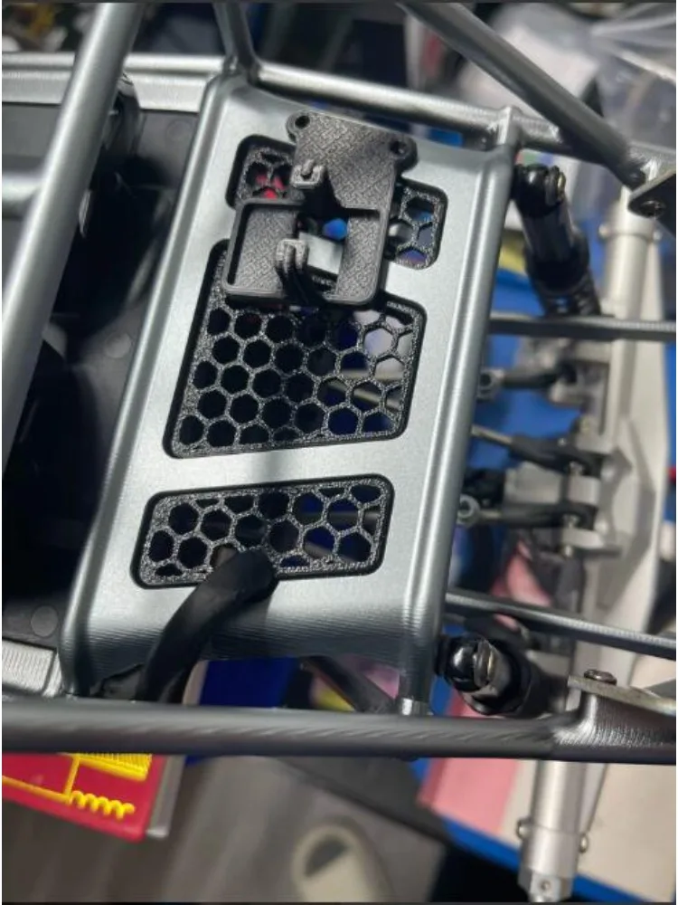 per-vp-h10-1-10-rc-crawler-staffa-interruttore-e‑sc-ventilazione-posteriore-a-nido-d'ape-decorazione-porta-carburante-upgrade-in-nylon-sls-stampato-in-3d-parti-di-upgrade-rc