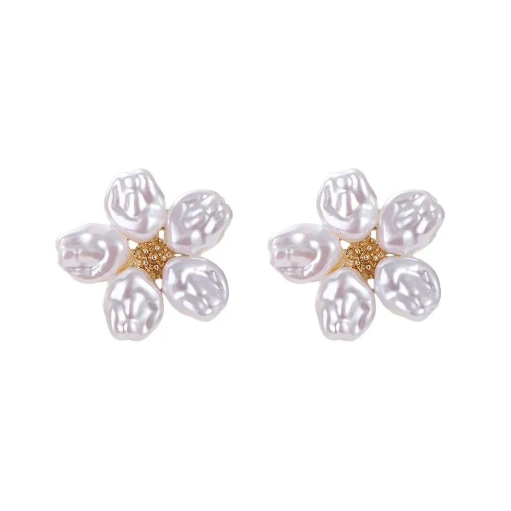 

Elegant Ear Studs Pearl Earrings Retro Trendy Flower Earrings Studs Gold Vintage Irregular Earrings Women