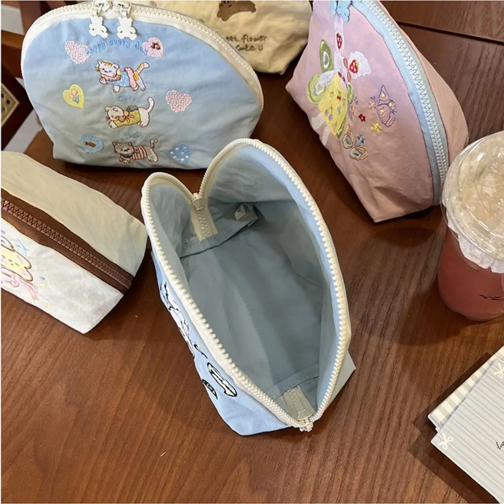 

Cartoon Embroidery Cosmetic Bag Portable Cloth Nylon Makeup Bag Lightweight Large Capacity Skincare Storage Bag Women
