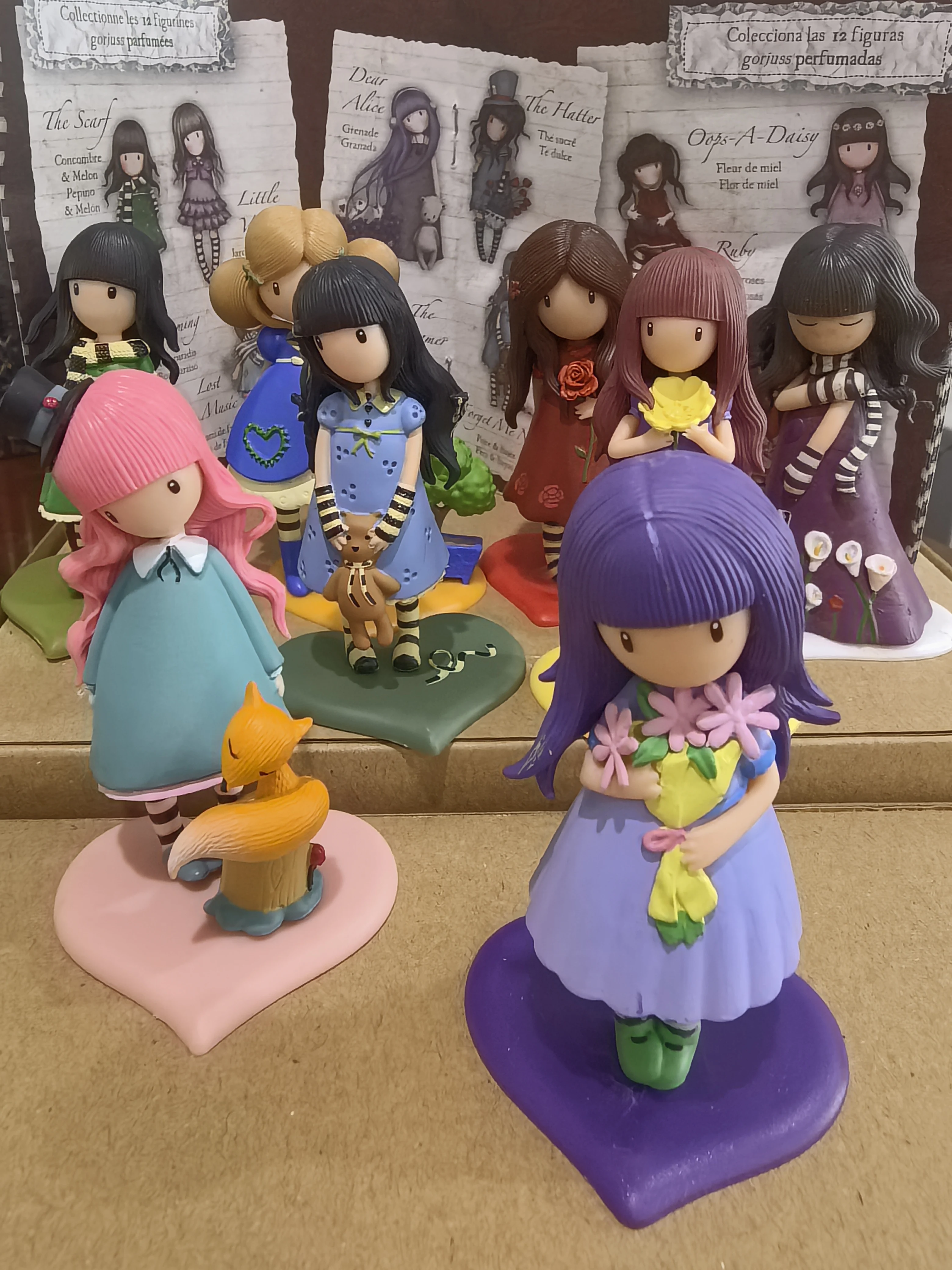 Muchos tipos de plástico para niña, linda chica de Londres, regalo para niña gorjuss para nueva serie, modelo de muñecas perfumadas para niña, regalo