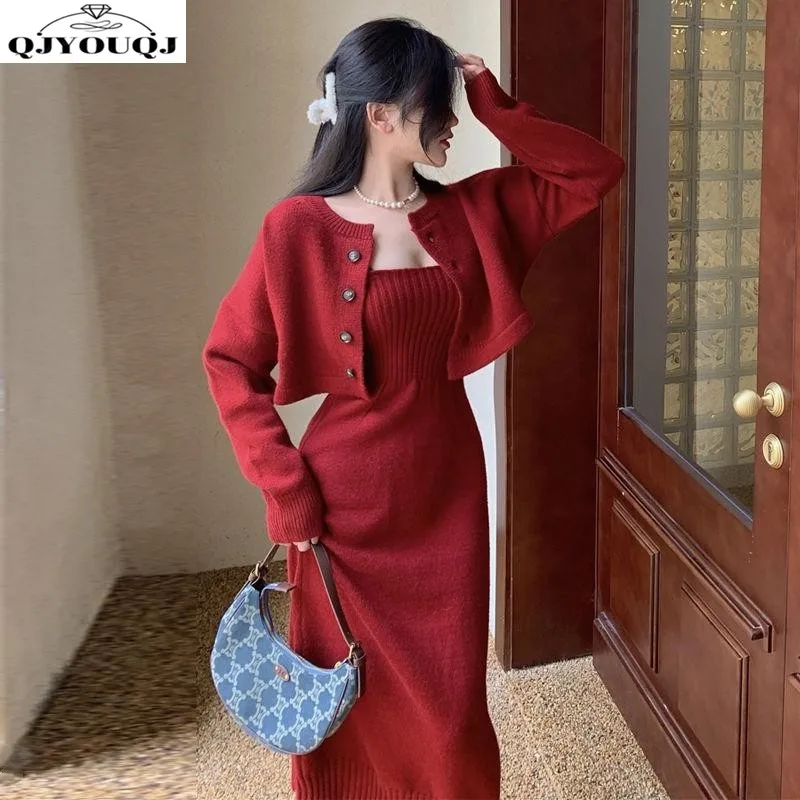 

Autumn and Winter New Knitted Women's Fashion Knitted Sweater+High Waist Slimming Hanging Dress