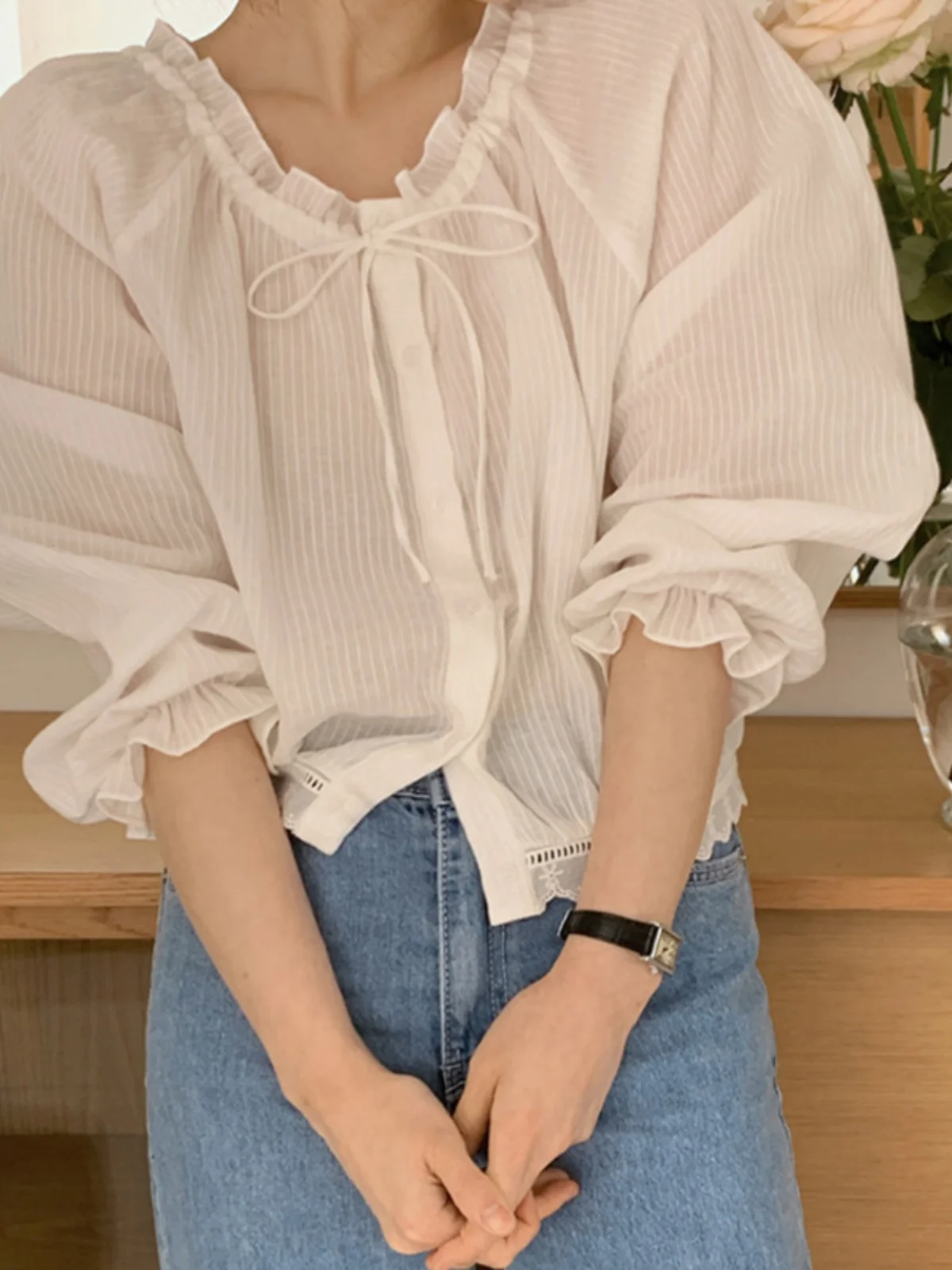 Chic Lace Shirt Women\'s Short Korean Style Shoulder Insert Sleeves White Slimming Top V-Neck Long Sleeve Commute Fashion