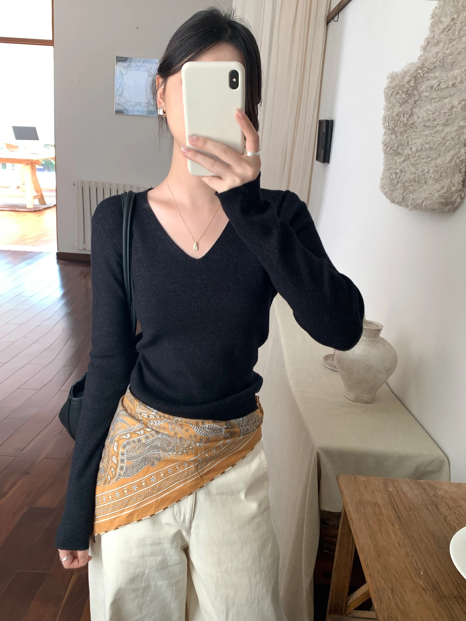 

4 цвета SML, весна-осень 2026, топы в корейском стиле для девочек, тонкая трикотажная футболка с v-образным вырезом и длинными рукавами, женские футболки femme (XY3910