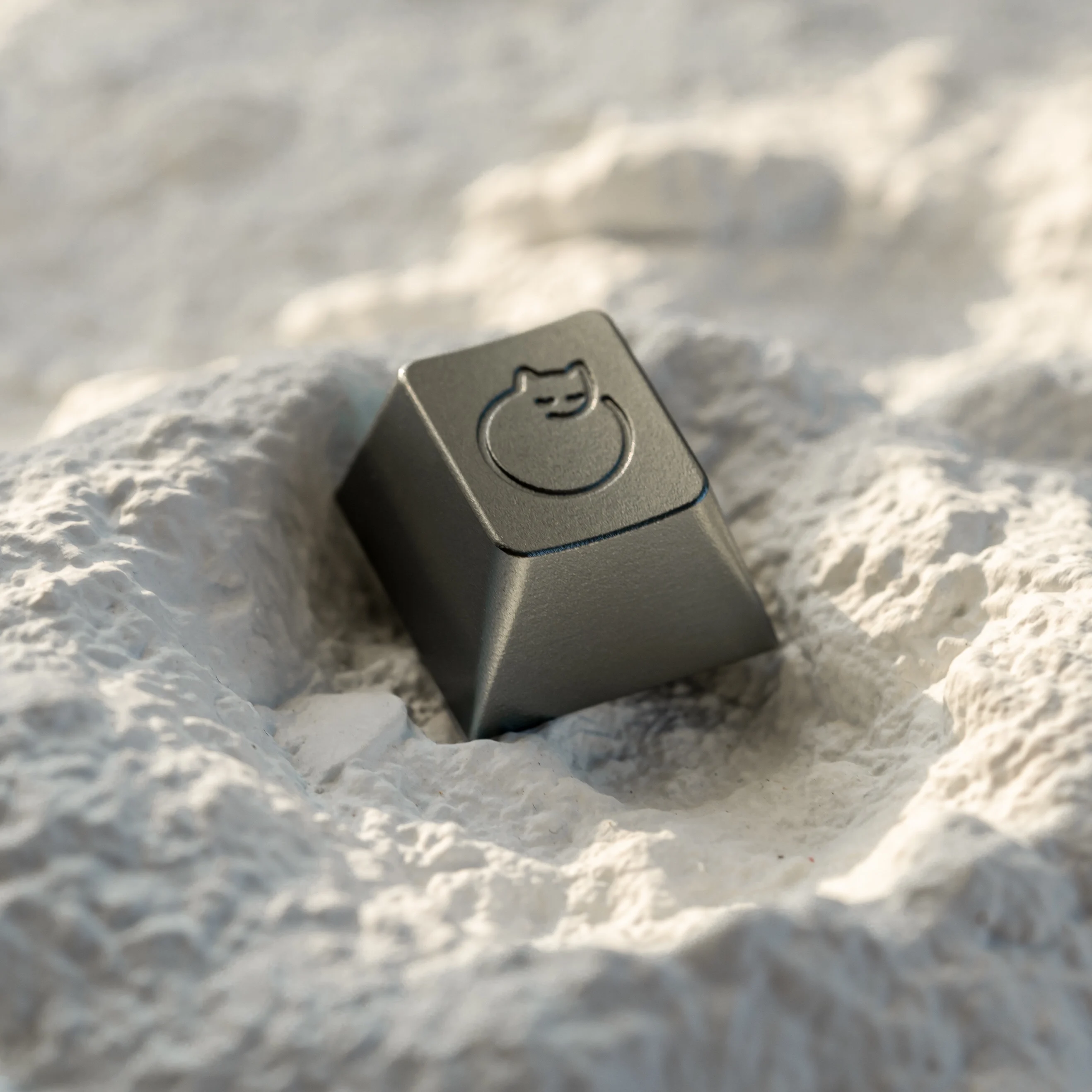 

Sleepy cat, simple personality aluminum alloy ESC keycap cnc original R4