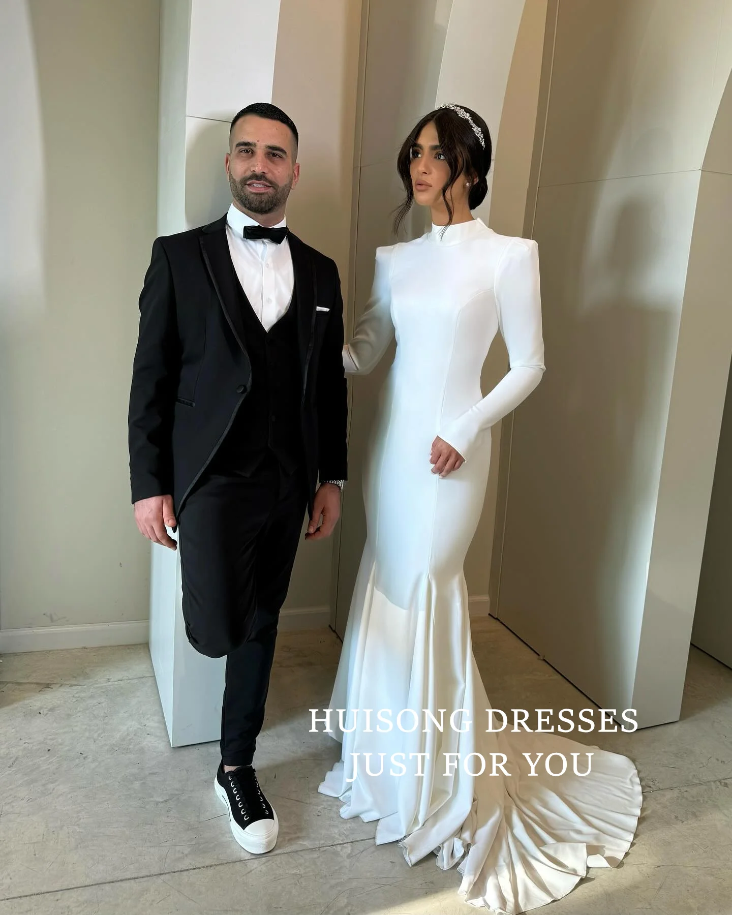 

HUISONG Customized свадебное платье Modest Satin Mermaid Wedding Dresses High-Neck Long Sleeves Beach Bridal Gown שמלת כלה