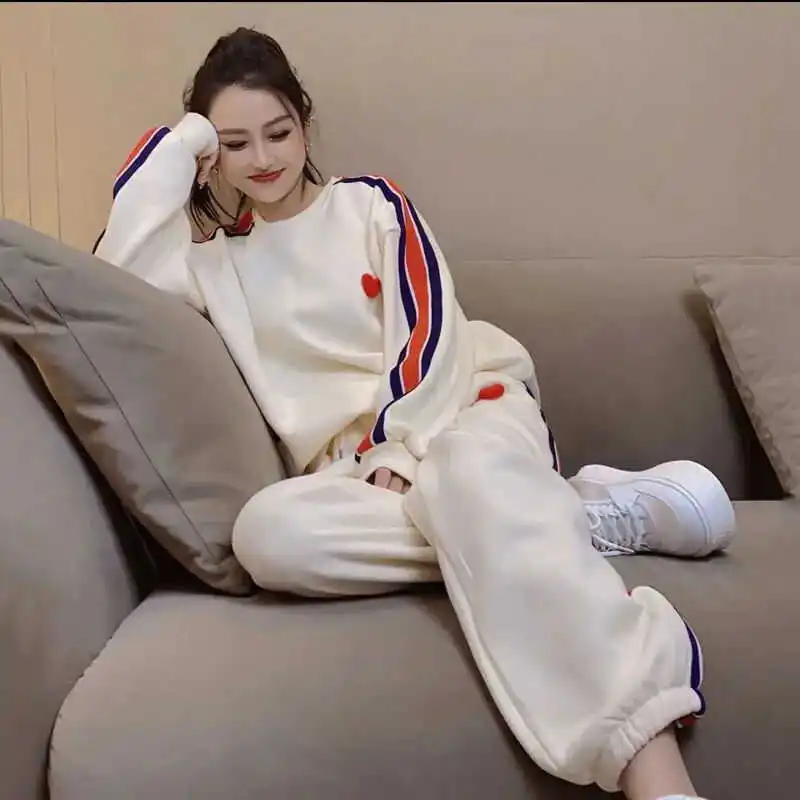 

plus Size Women's Casual Loose Two-Piece Set Embroidered Heart Sportswear Autumn Fashion Comfortable Long Sleeve round Neck