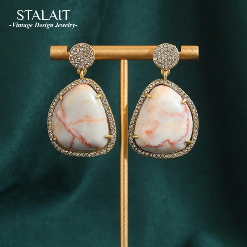 

Vintage Red Patterned Pink Stone Shaped Earrings for Women Full Rhinestones Antique Jewelry Gold Color Gifts for Women Useful