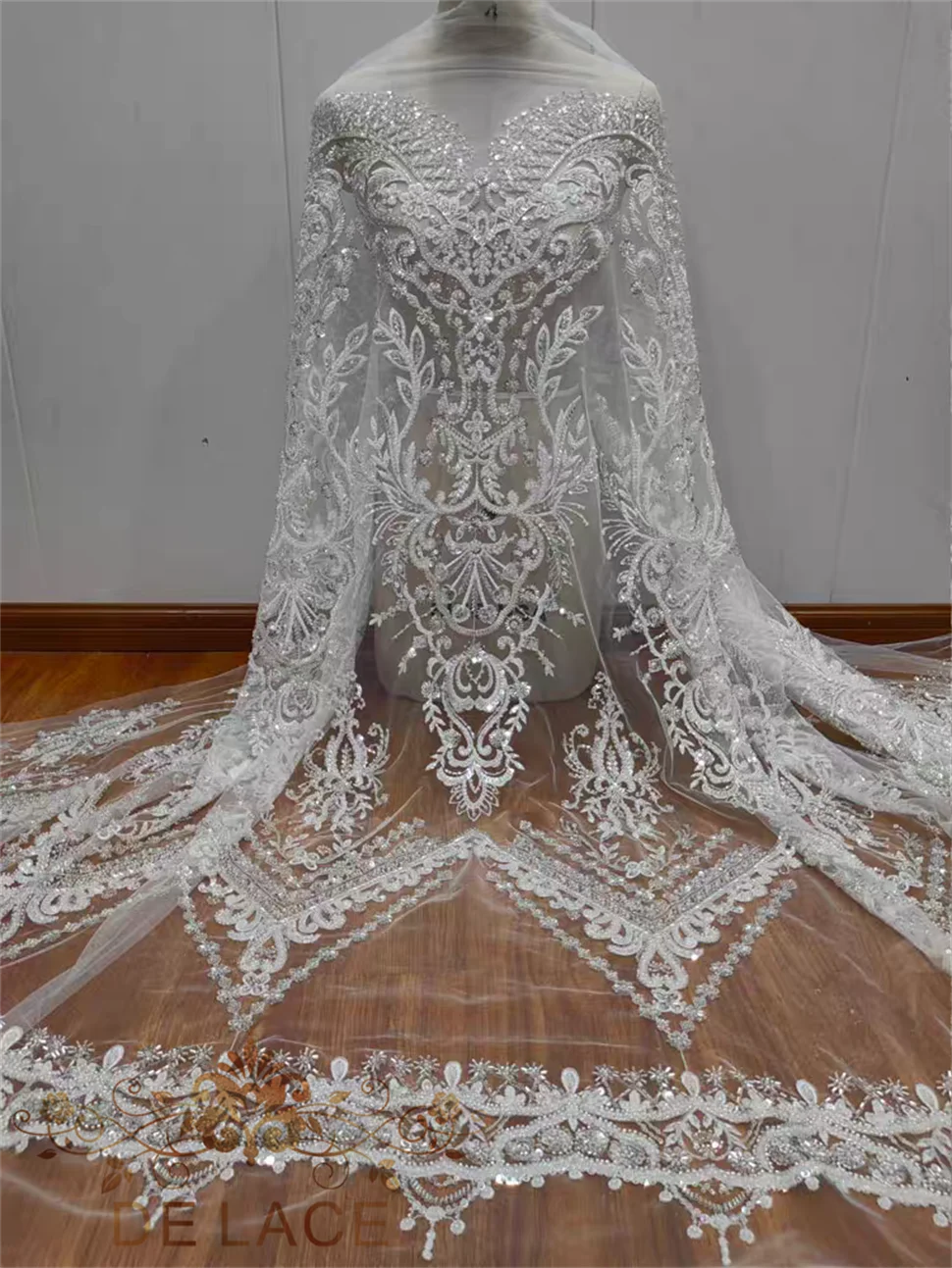 

High Quality Heavy Beaded Luxurious Style Embroidered Silver Sequin Sparkling Sequined Lace Net Wedding Dress
