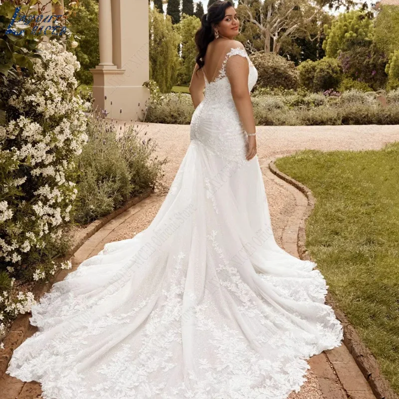 LAYOUT NICEB Plus Size abiti da sposa a sirena o-collo Appliques maniche con cappuccio in pizzo vestido noiva boho abito da sposa con schienale basso elegante Abiti da sposa a sirena plus size Scollo a O Appliques Pizz