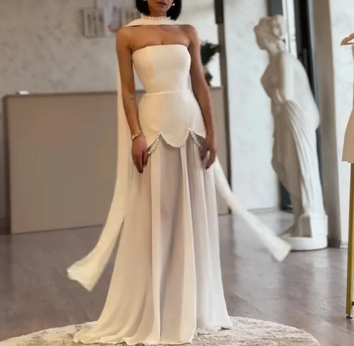 

Strapless Satin Prom Dresses with Pearls Sleeveless Sexy Long Evening Gowns A-line Elegant Formal Dress Customized