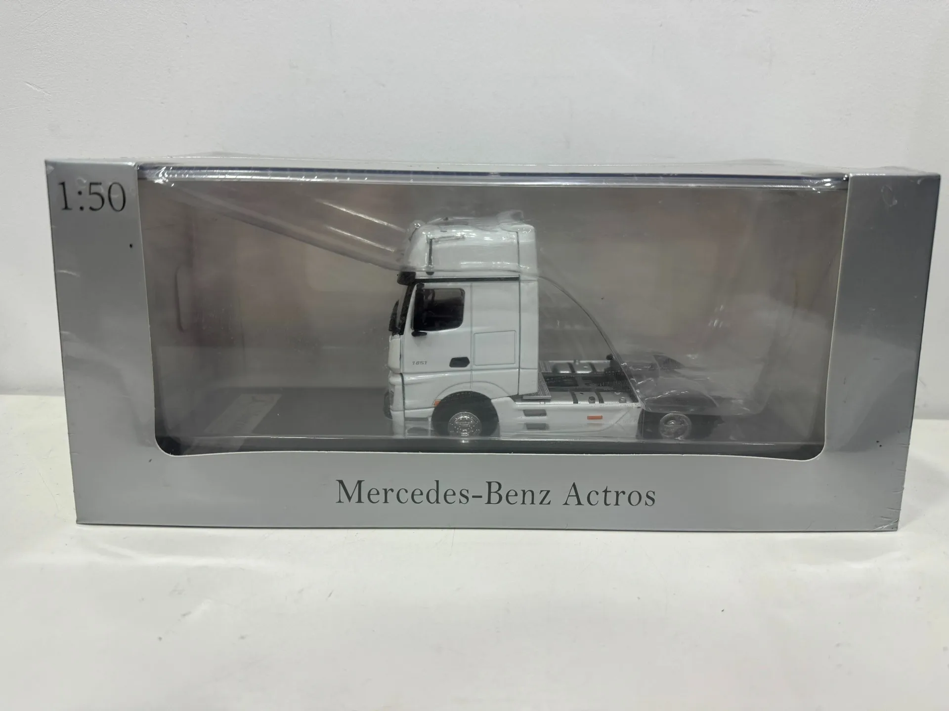 

Литой под давлением масштаб 1/50 BENZ-Benz, модель трактора, коллекционная игрушка, подарок, сувенир, украшение для дисплея