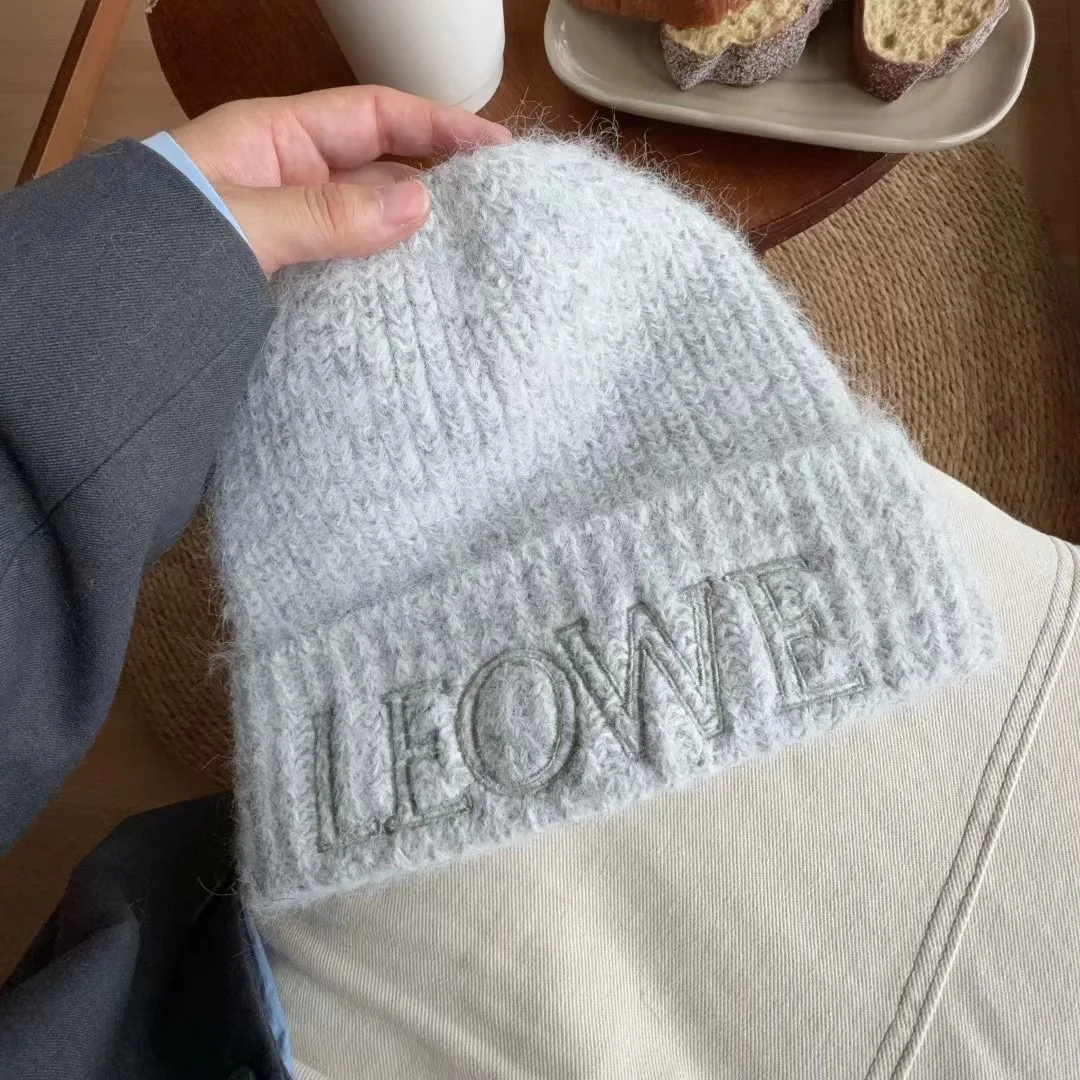 

2025 New Unisex Wool Blend Beanie - Thermal Knit Winter Hat, Soft Touch Couple Cap, Fashion Cold Weather Accessory​