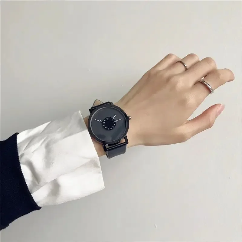 New Fashionable Personalized Reverse Pointer Quartz Watches Couple Leather Band Strap Wristwatch Creative White & Black Clock