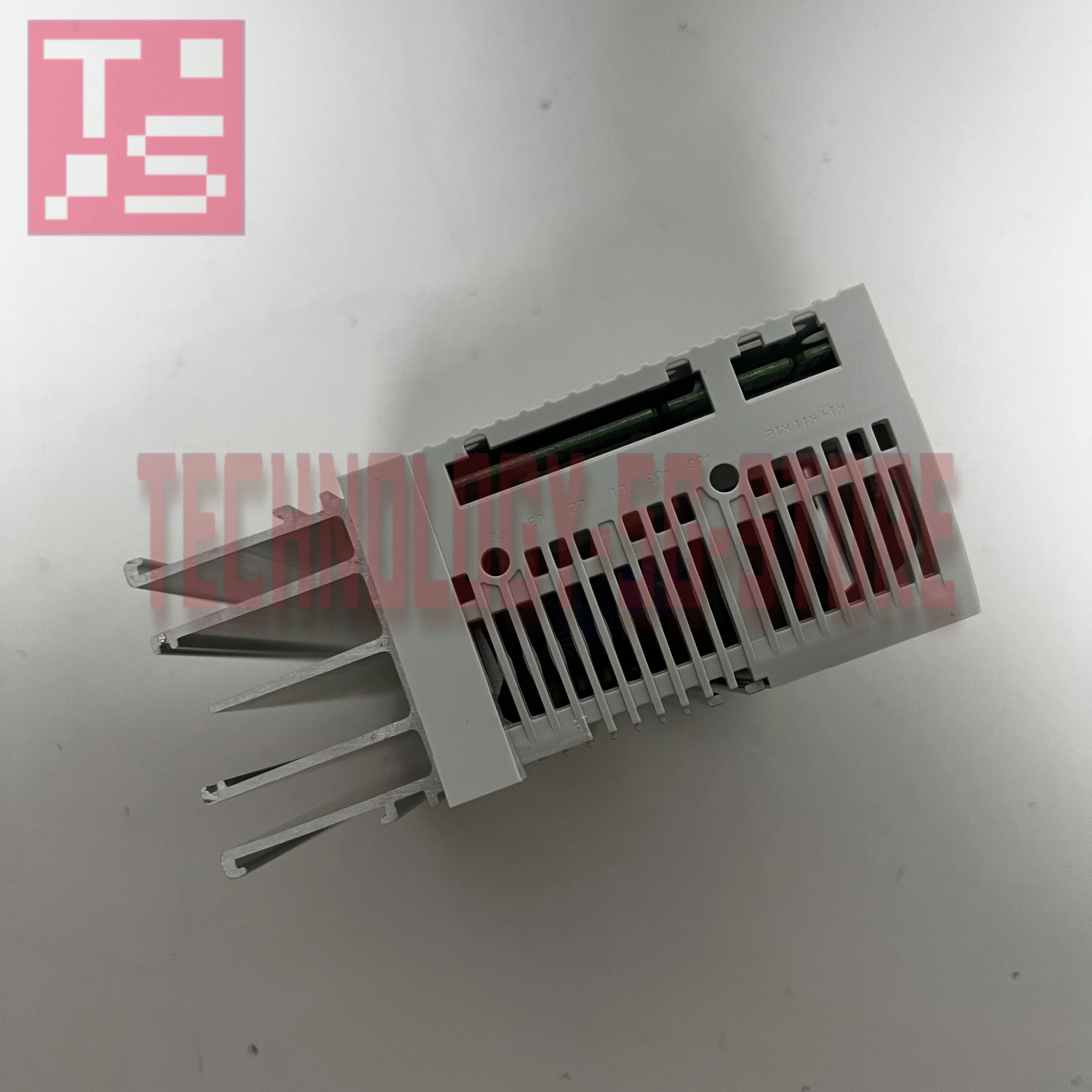 E82EV551K4C   E82EV551K4C200 servo driver 100%NEW in box