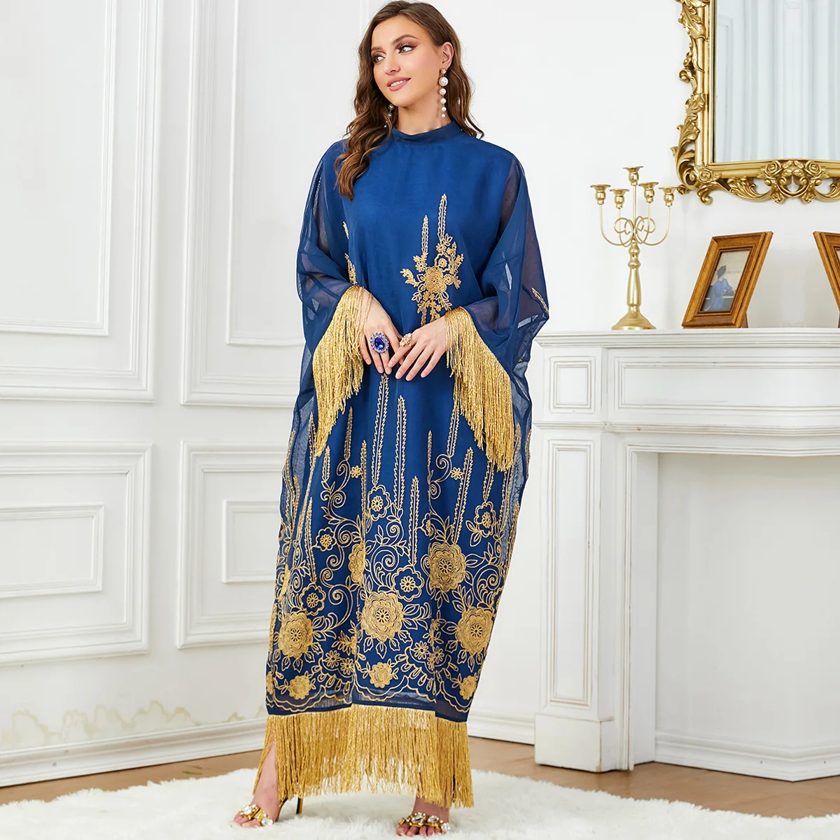 Dubai Saudi Arabian Ethnic Muslim Women's Long Robes, European and American Bat Sleeves, Fringed Splicing Fashion Abaya Dress.