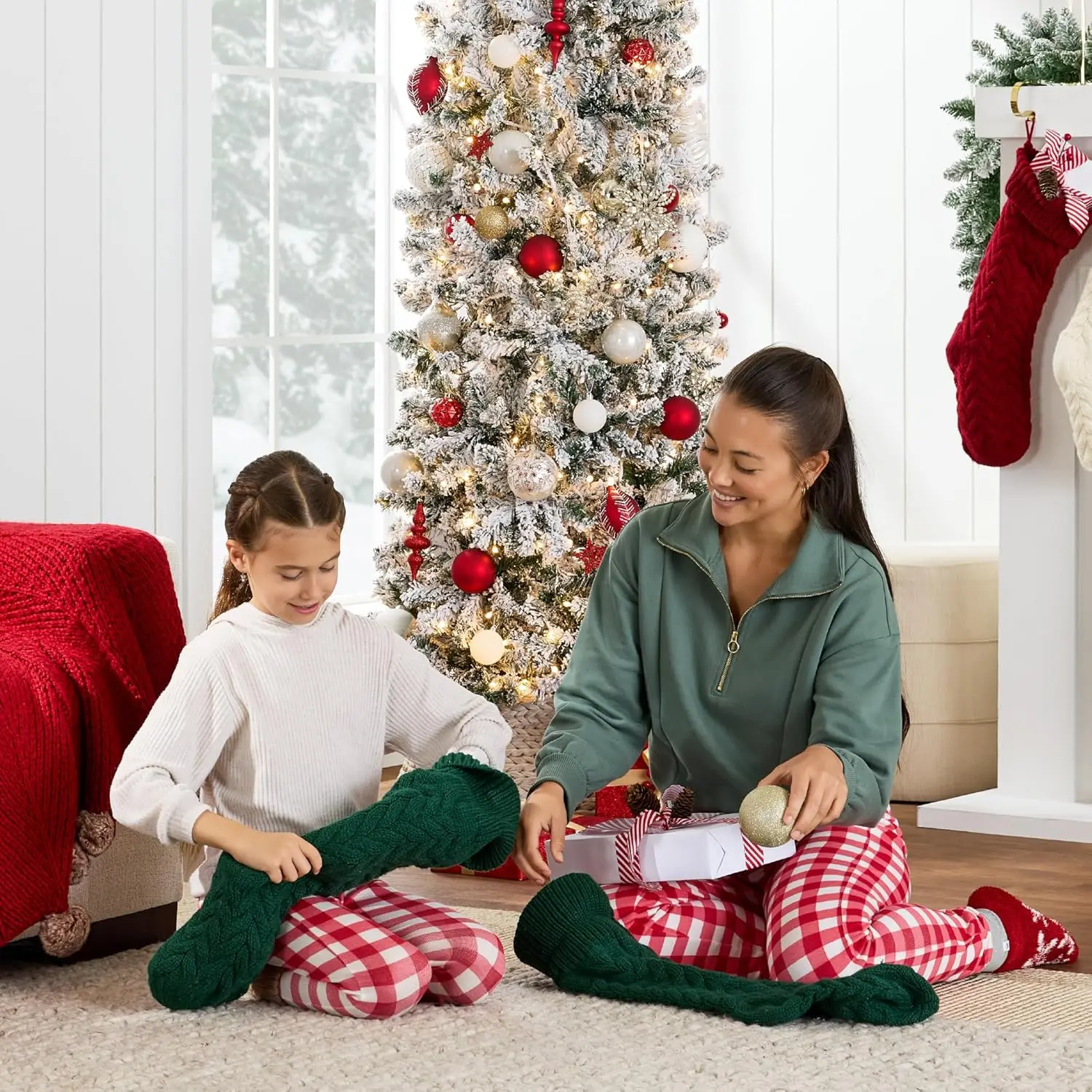 7,5 Fuß langer, vorgeleuchteter, schlanker Weihnachtsbaum, beflockte, warmweiße Lichter