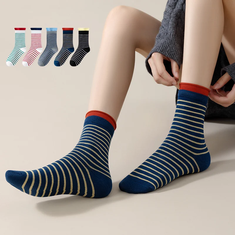 1/5 Paar bunt gestreifte Mid-Tube-Socken für Damen, Frühling und Herbst, atmungsaktiv, Dopamin-Farbabstimmung, lässige Baumwollsocken