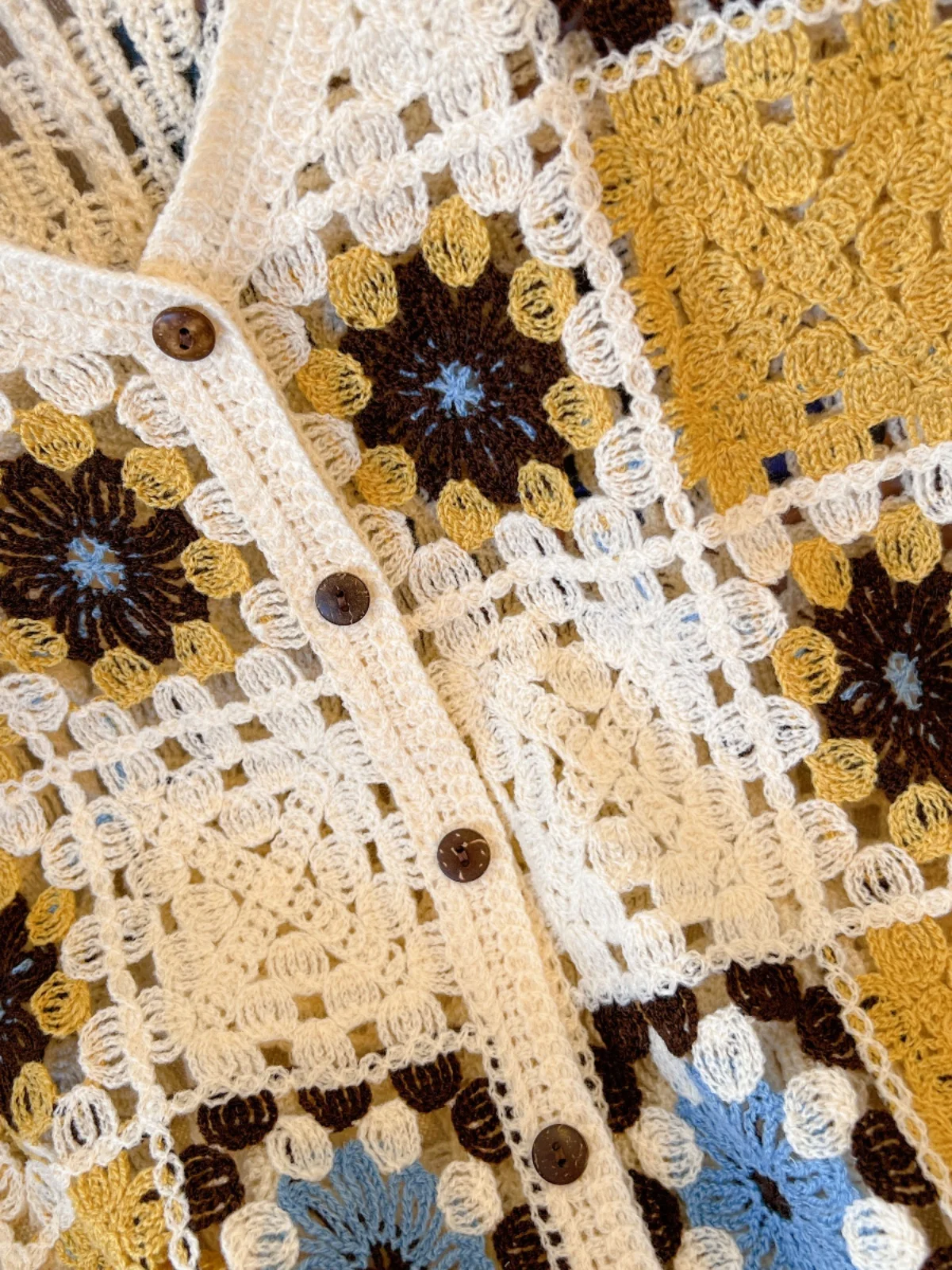 

Ethnic Embroidered Hollow out ort Knitted Vest Retro Color Blo Women's Outerwear Faionable Button up Cardigan