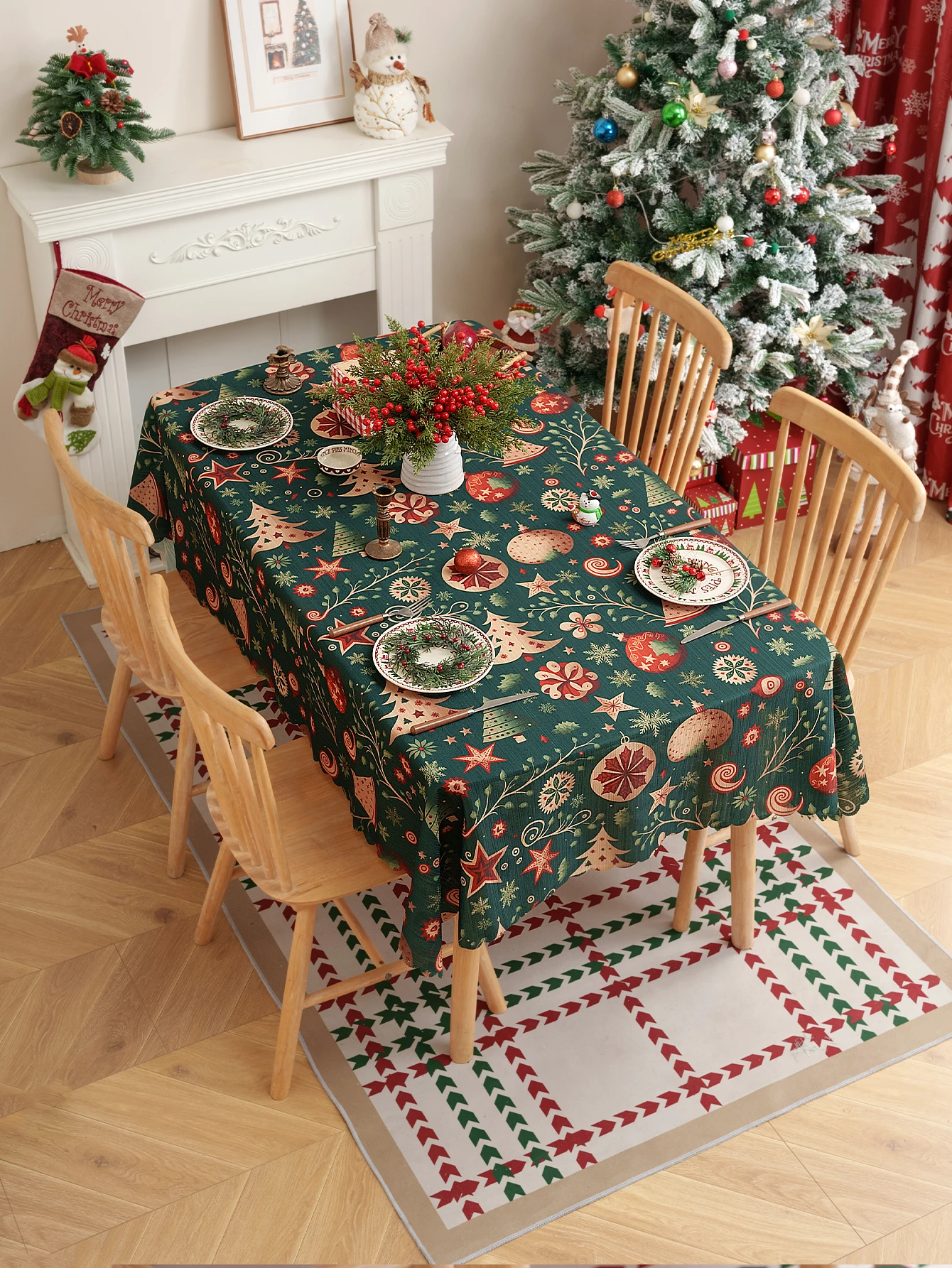 American Style Christmas Tree Print Tablecloth Green Background Christmas Party Tablecloth Non-Slip Decorative Dining Table Deco