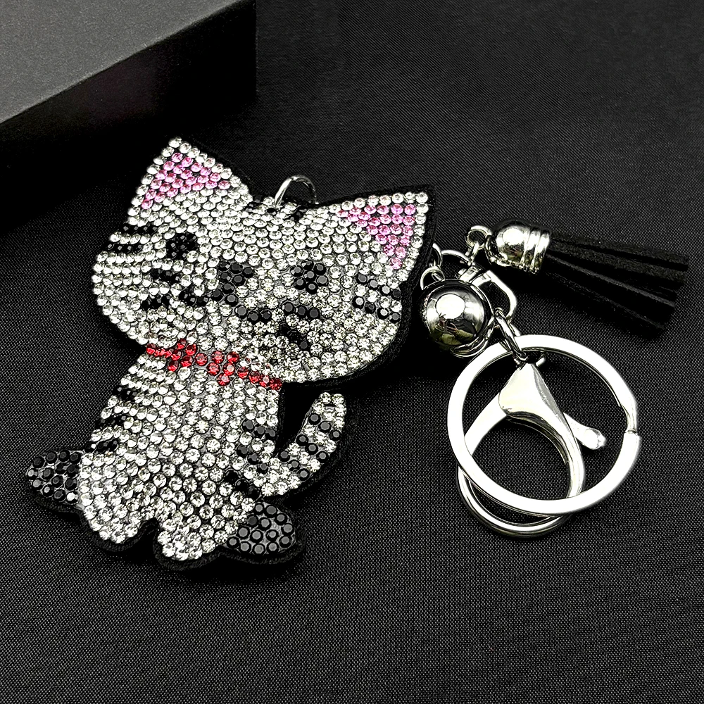Niedlicher Katzen-Cartoon-Schlüsselanhänger für Damen und Herren, vollständig mit Bling-Bling-Kristallen besetzt, schwarze Quaste, Tierliebhaber, Katzenliebhaber, Taschenanhänger, Schmuckgeschenke