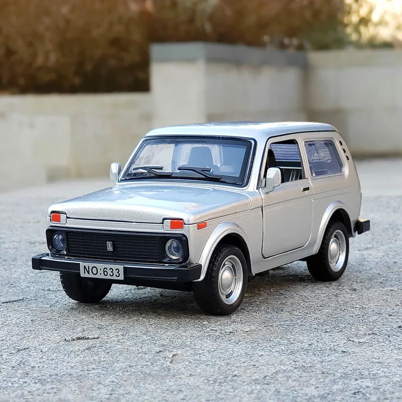 1/32 Russian LADA NIVA Alloy Model Car Diecasts Metal Pull Back Music Light Car For Children Toys Vehicle Free Shipping