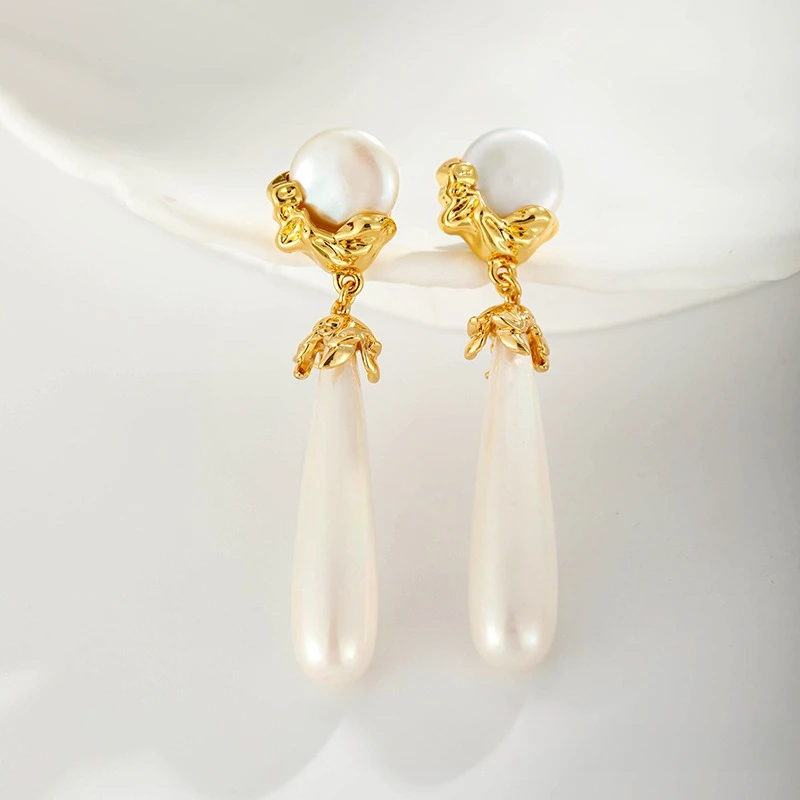 

Fashion Sweet Romantic Pearl Pendant Women's Earrings New Designer Charm High Quality Luxury Baroque Pearl Women's Earrings