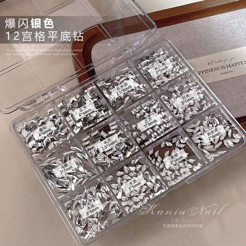 KANIU 1 Box Glänzende Klare Kristall-Edelsteine Nagelrhinestones Glas AB Flachbodige Gemischte Fantasieformen Diamanten Maniküre Dekorations-Set – Detail 10