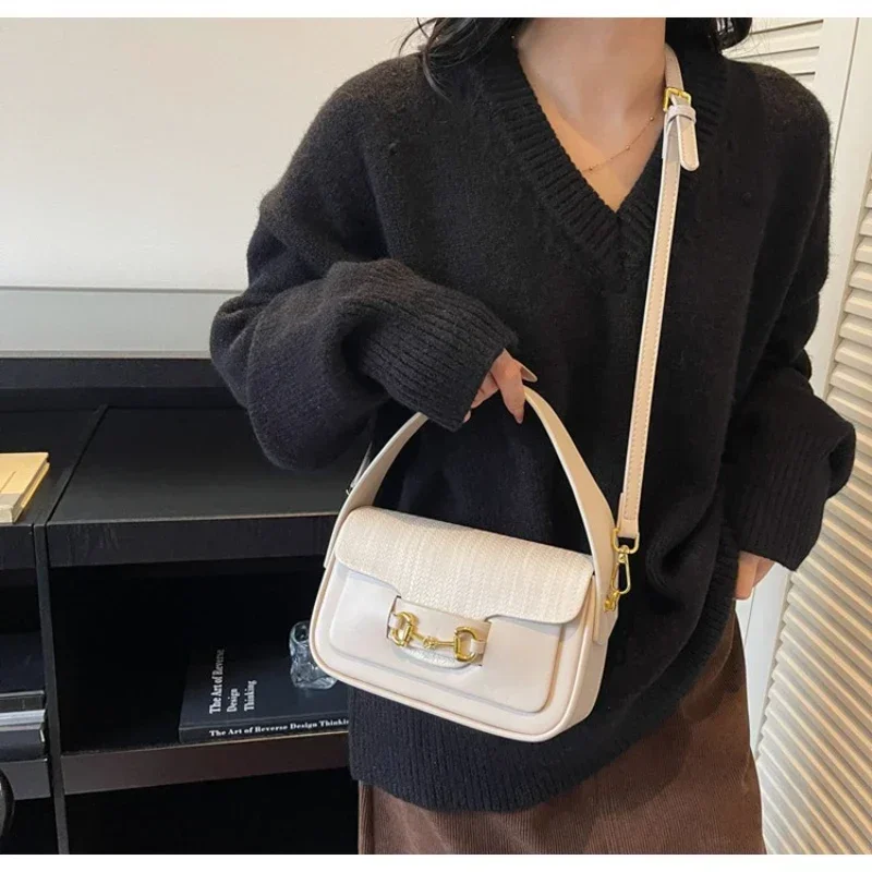 

Retro New Women's Bags, Underarm High-end Shoulder Bags, Fashionable Luxury Handbags, Commuter Versatile Oblique Straddle Bags.