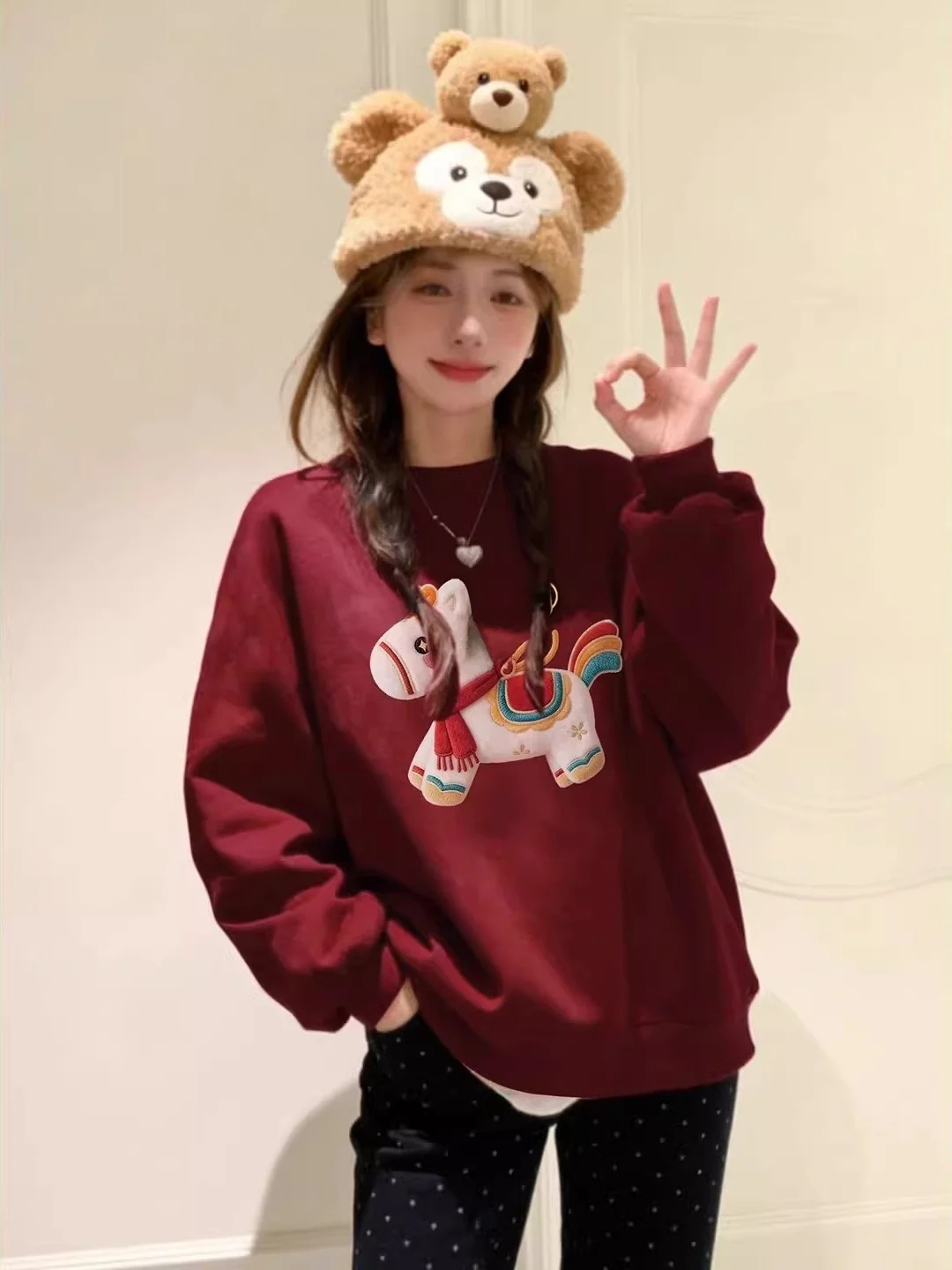 

Large Size 300 Pou Cartoon Print round Ne Sweatirt ex Autumn Winter New Year Red Top Cotton Youth Faion
