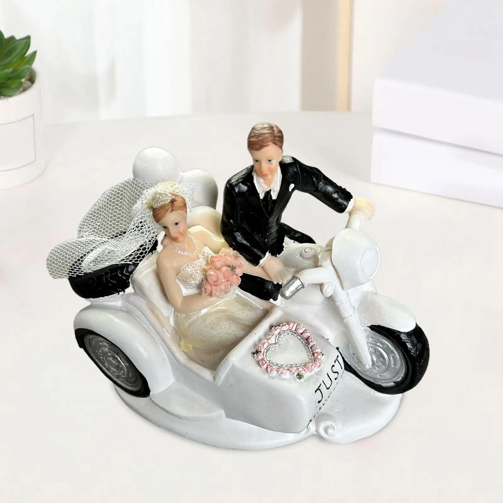 Wedding Cake Topper Bride and Groom Wedding Couple Figurine Statue Portable Lightweight Cake Decorations for Gifts Valentines