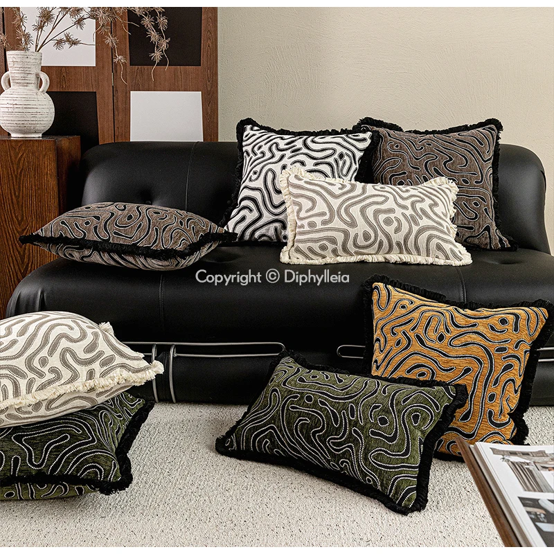 Diphylleia Fantasy Saturn Inspired Geometric Embroidery Cushion Cover Luxury Chenille Pillowcase Wabi-Sabi Retro Soft Decoration