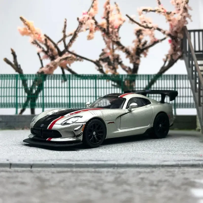 Tarmac Works 1/64 Dodge Viper ACR Extreme Alloy Toy Motor Vehicle Diecast Metal Model Gifts