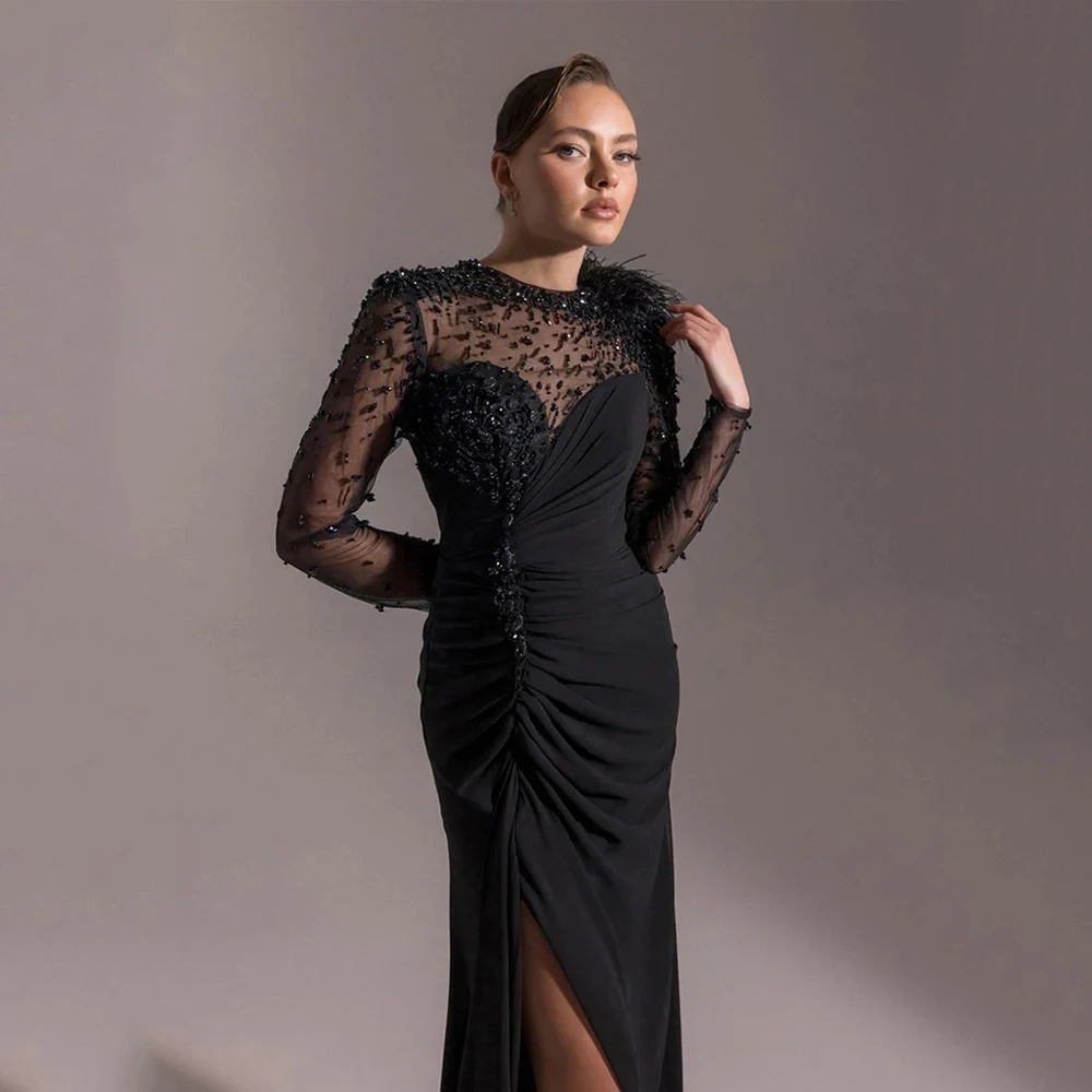 Aangepaste mode chiffon plooi kralen veren a-lijn hoge kraag lange jurken op maat gemaakte gelegenheidsjurken prachtige moderne stijl