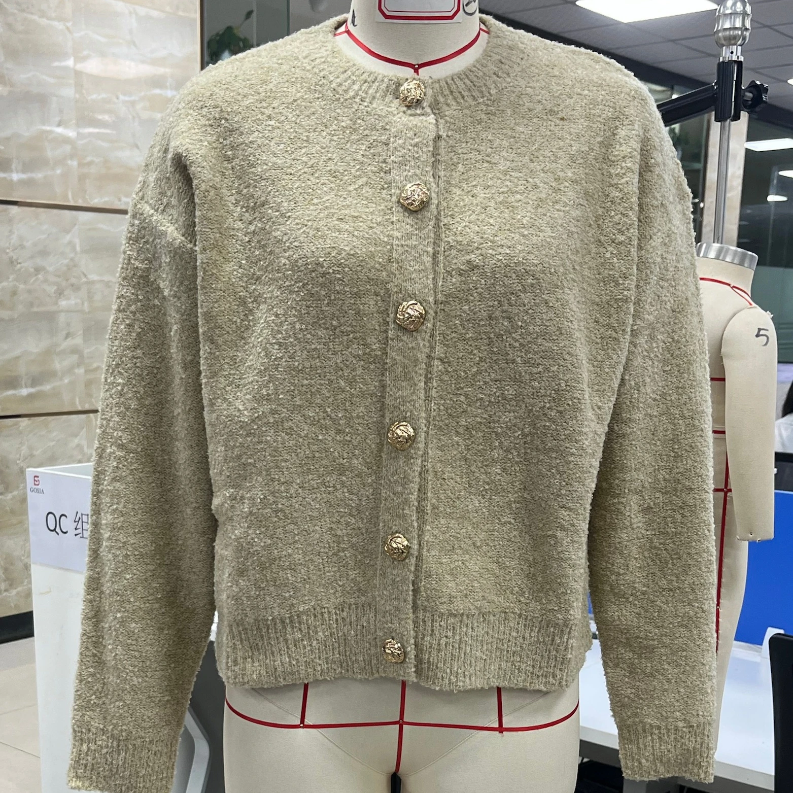 เสื้อคลุมไหมพรมผู้หญิงแบบเรียบง่าย แขนยาว คอวี ติดกระดุม สไตล์ลำลอง สำหรับฤดูใบไม้ร่วงและฤดูหนาว