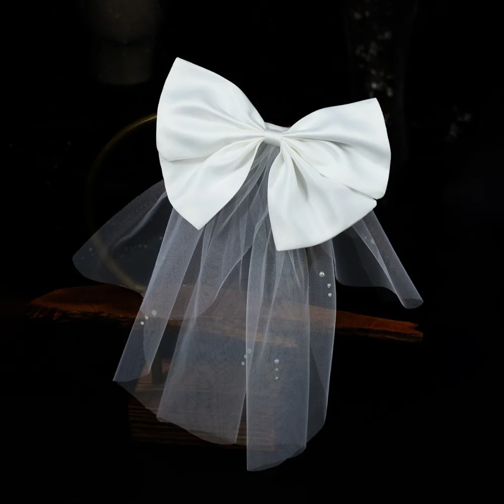 

Soft Tulle Shoulder Length Wedding Veil with Comb Flower Elegant Satin Bowknot Short Bridal Veils