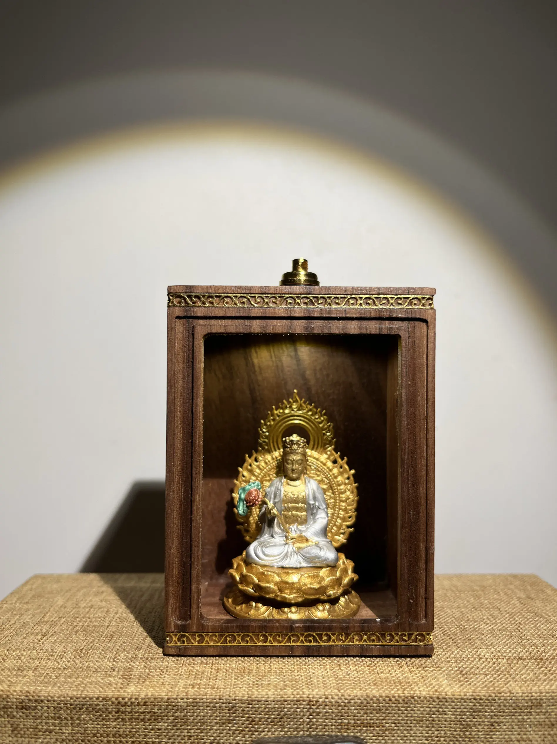 Mahasthamaprapta Pure Painted Buddha Statue with Black Walnut Buddha Niches Twelve Zodiac Horses Guardian Buddha Birth Buddha