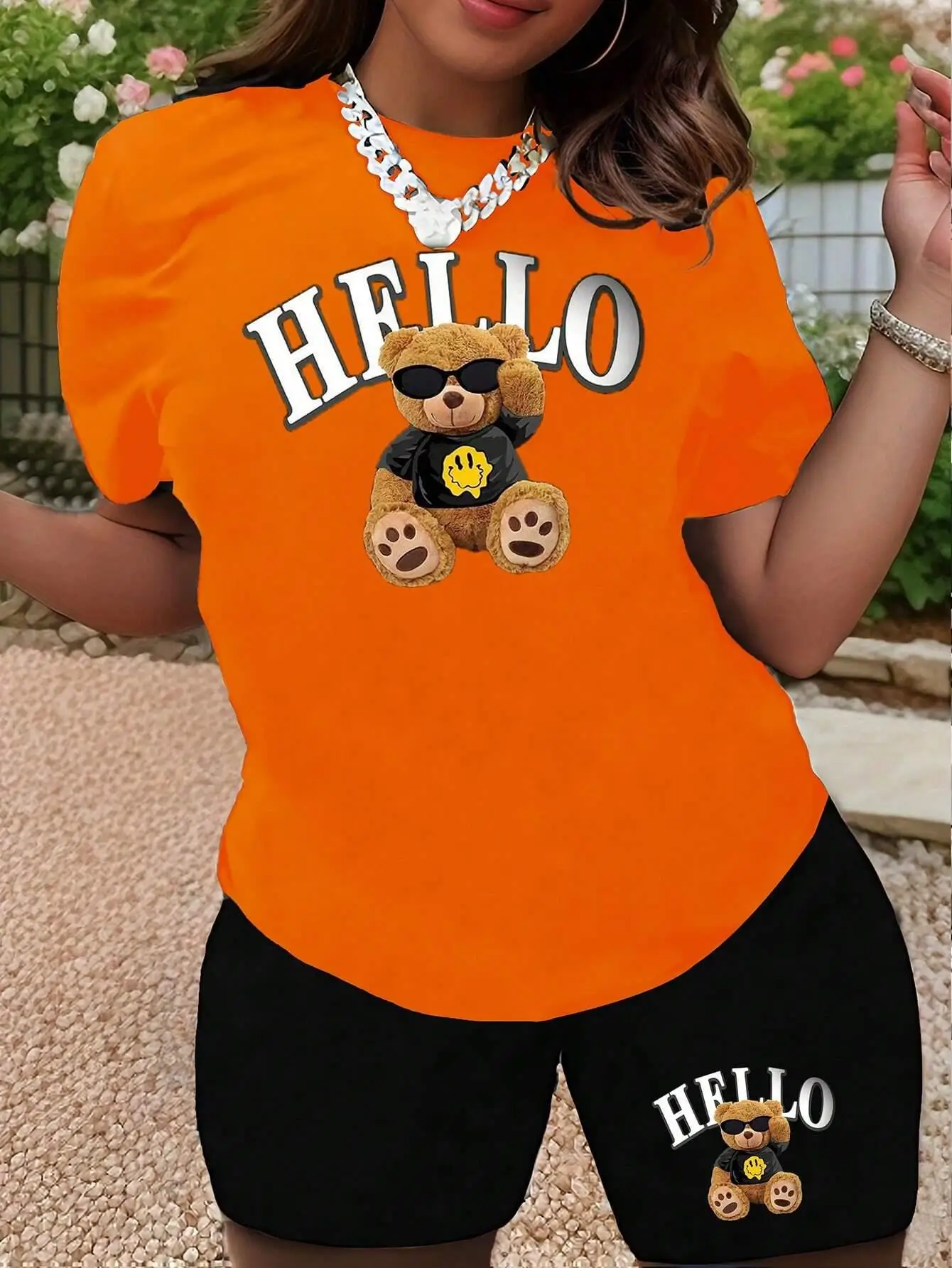 

A Plush Teddy Bear Wearing Glasses T-Shirts Set Women Street Cool 2 Piece Set Street Hip Hop Shorts Breathable Fashion Tshirt