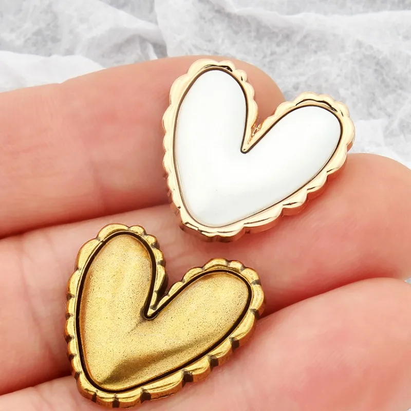 6pcs Vintage Heart Metal Buttons Black White Gold Buttons for Women Sweaters Coat Jackets Clothing Decorative Sewing Accessories